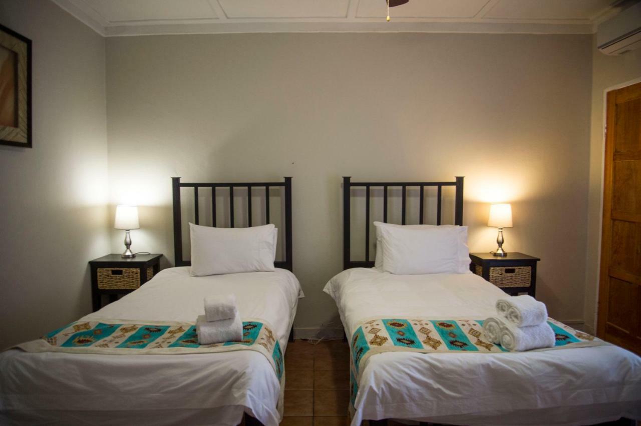 Хостел Tsumeb Backpackers & Safari Экстерьер фото