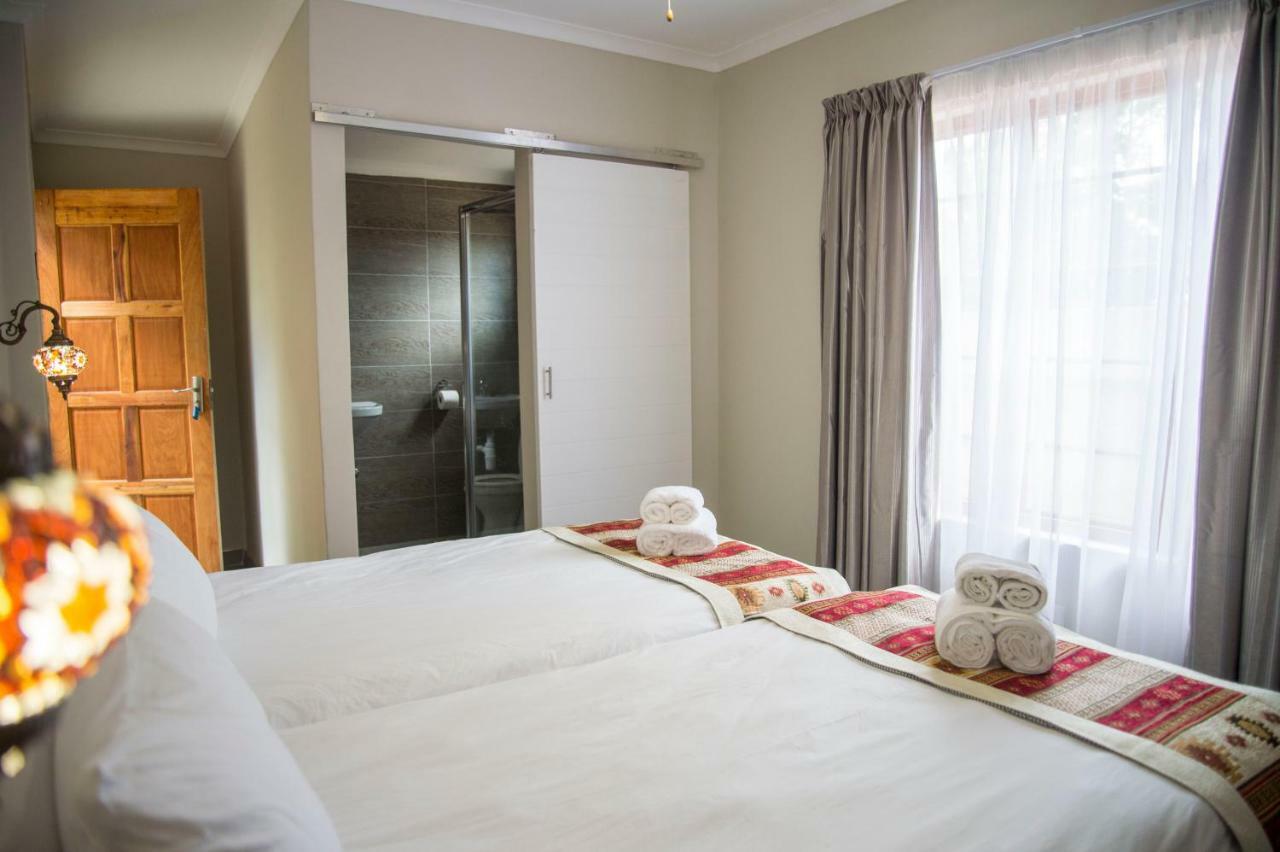 Хостел Tsumeb Backpackers & Safari Экстерьер фото