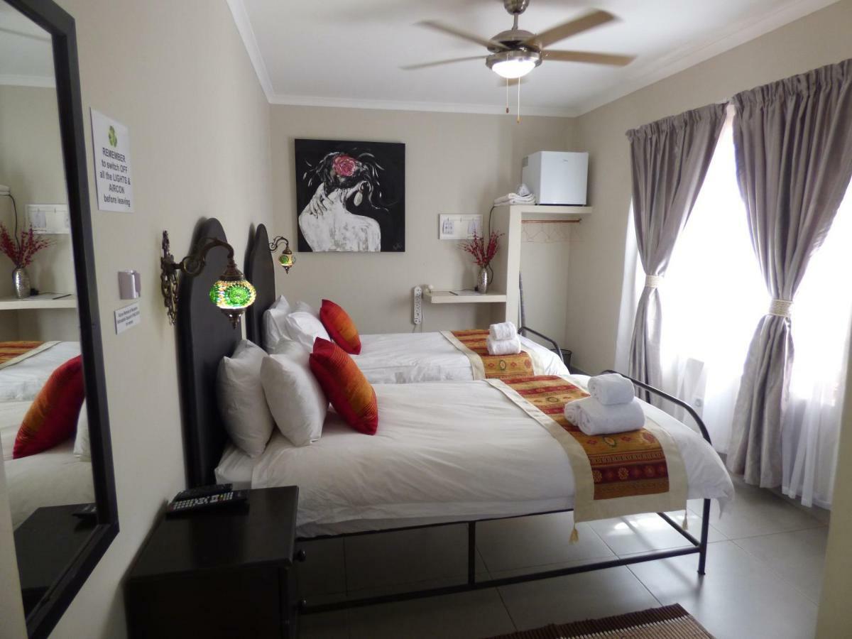 Хостел Tsumeb Backpackers & Safari Экстерьер фото