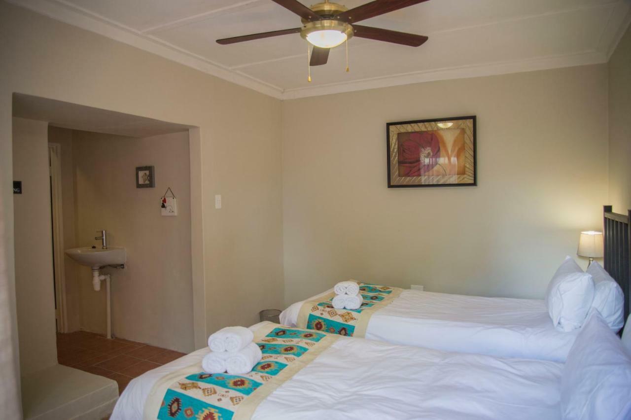 Хостел Tsumeb Backpackers & Safari Экстерьер фото